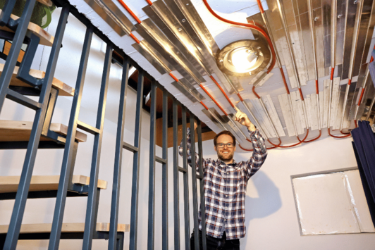 Sanierung eines Einfamilienhaus, Montierung einer Deckenheizung